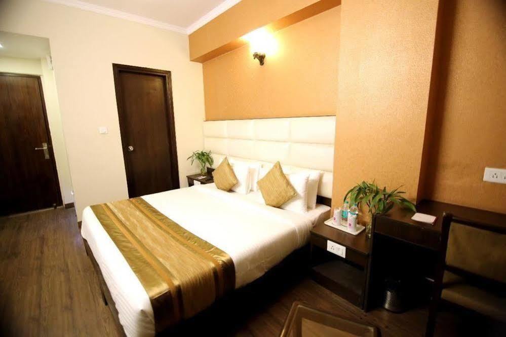 Oyo 1227 Hotel Rousha Inn Ghaziabad Luaran gambar